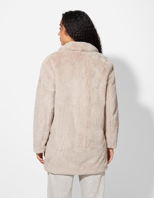 ABRIGO DE PIEL SINTETICA