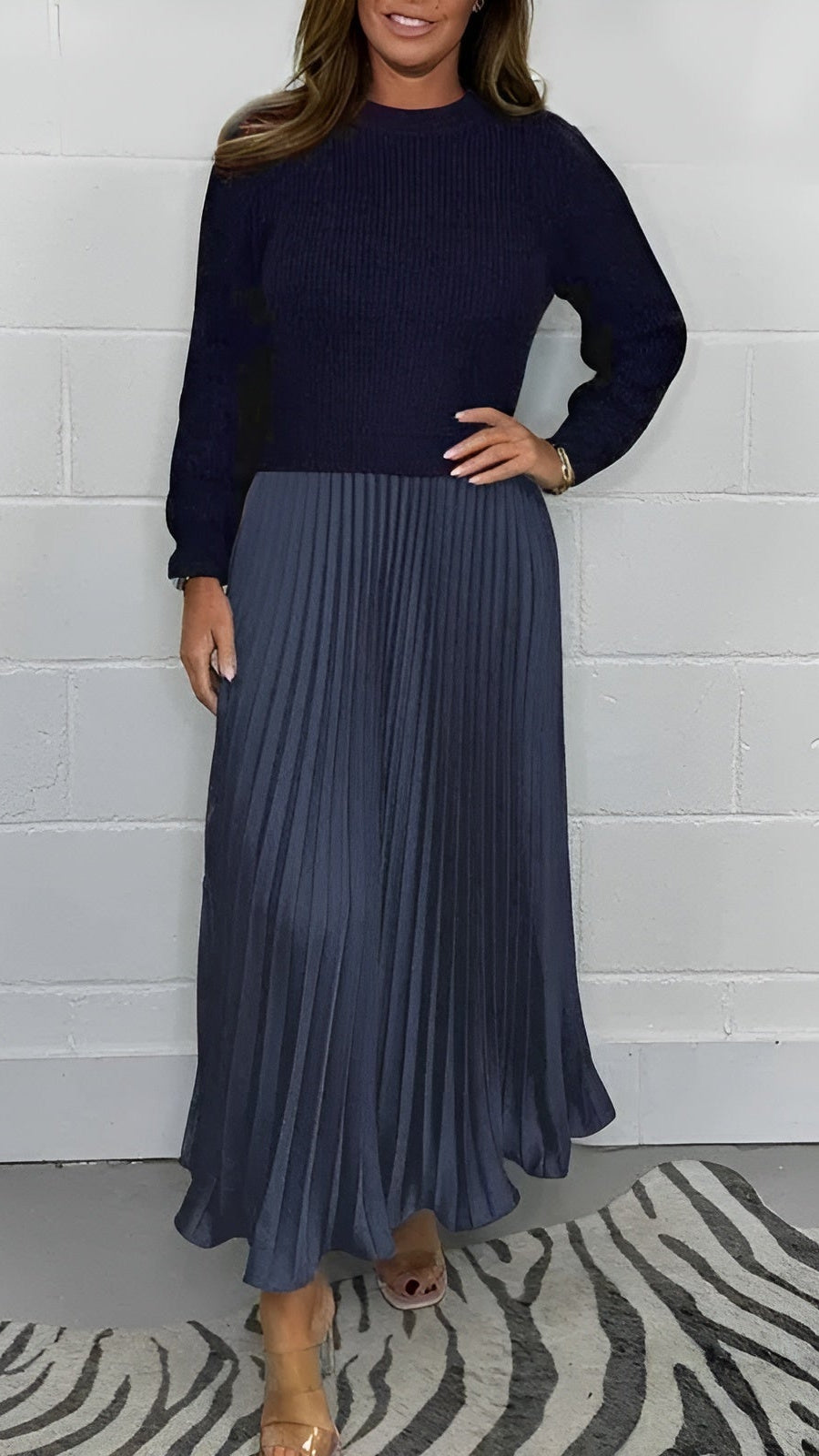 Claudia - Vestido maxi con jersey y falda plisada