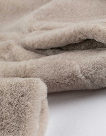 ABRIGO DE PIEL SINTETICA