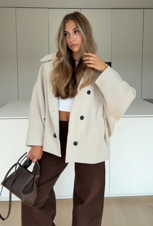 Chaqueta oversize color crema